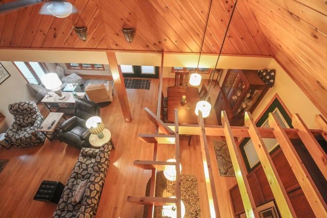 W9056 Ripley Road, Cambridge, WI 53523