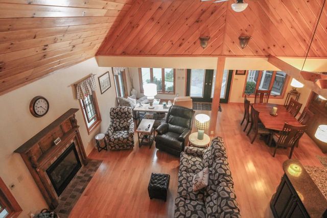 W9056 Ripley Road, Cambridge, WI 53523