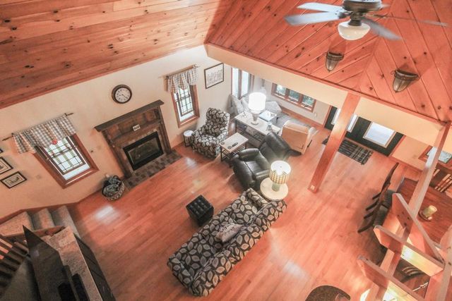 W9056 Ripley Road, Cambridge, WI 53523