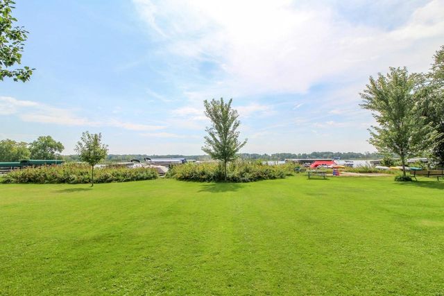 W9056 Ripley Road, Cambridge, WI 53523