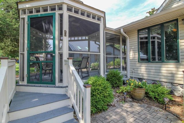 W9056 Ripley Road, Cambridge, WI 53523