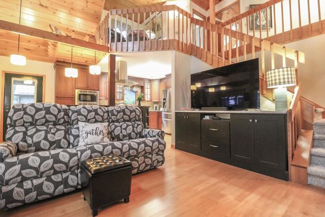 W9056 Ripley Road, Cambridge, WI 53523