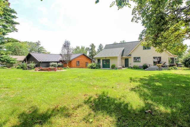 W9056 Ripley Road, Cambridge, WI 53523