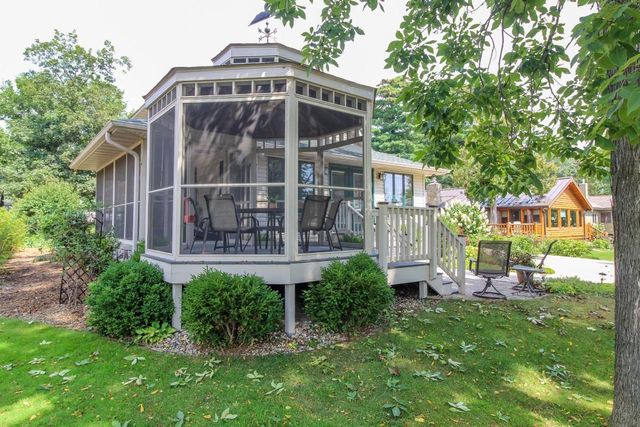 W9056 Ripley Road, Cambridge, WI 53523