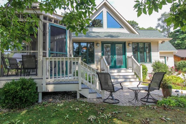 W9056 Ripley Road, Cambridge, WI 53523