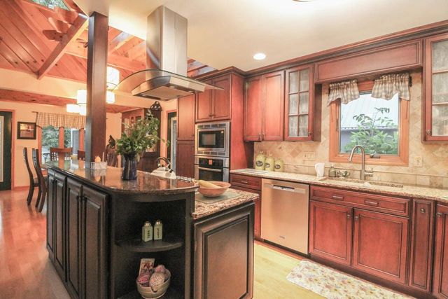 W9056 Ripley Road, Cambridge, WI 53523