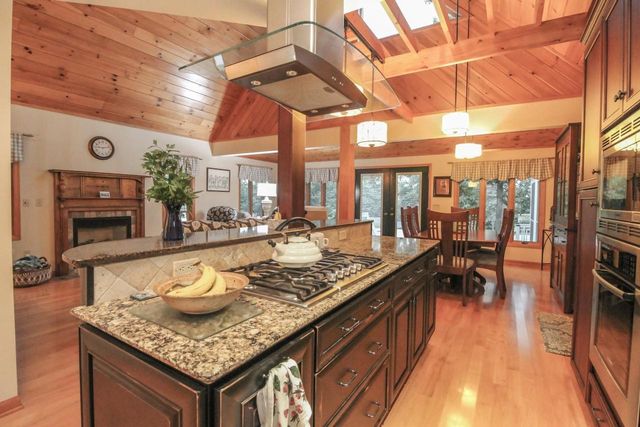 W9056 Ripley Road, Cambridge, WI 53523