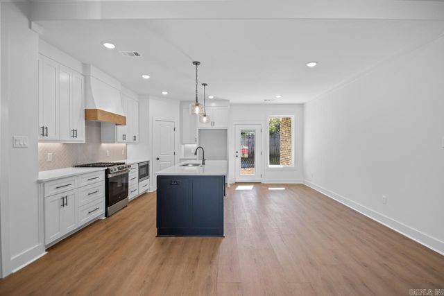 3881 Spencer Crossing Drive, Benton, AR 72019