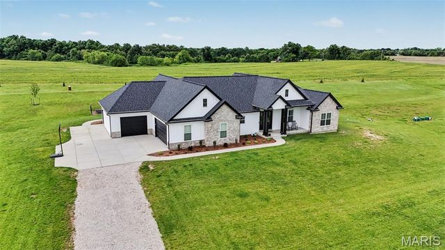 114 Gladshire Lane, Warrenton, MO 63383