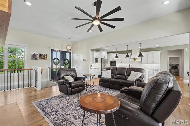 114 Gladshire Lane, Warrenton, MO 63383