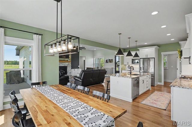 114 Gladshire Lane, Warrenton, MO 63383
