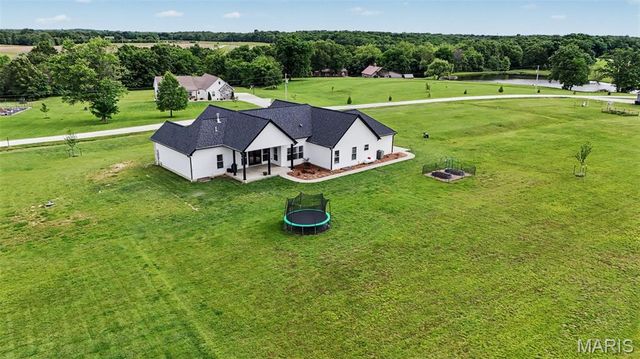 114 Gladshire Lane, Warrenton, MO 63383