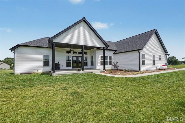 114 Gladshire Lane, Warrenton, MO 63383