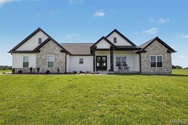114 Gladshire Lane, Warrenton, MO 63383