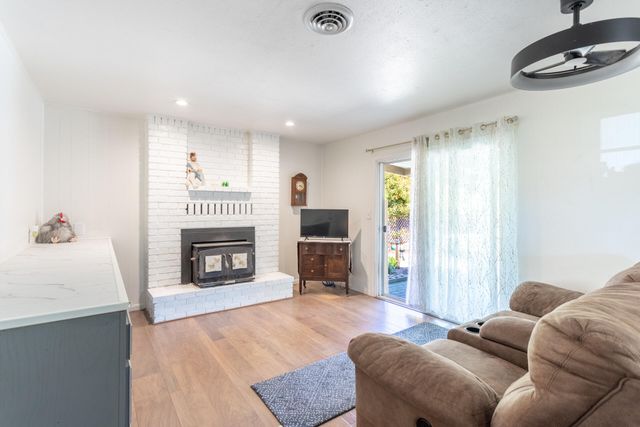 6677 Ferndale Drive, Redding, CA 96001