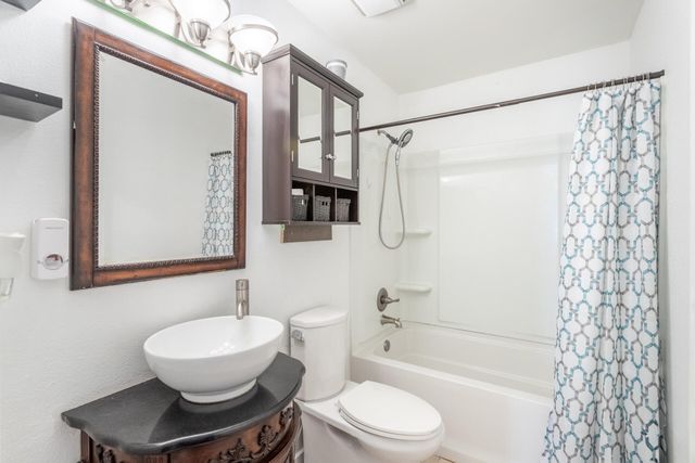 6677 Ferndale Drive, Redding, CA 96001