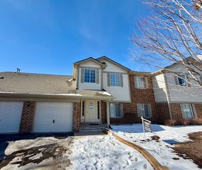 1744 Chesapeake Lane 4, Schaumburg, IL 60193