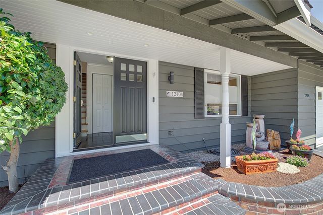 12104 NE 141st Street, Kirkland, WA 98034