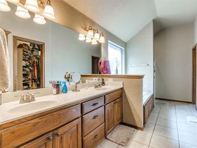 533 SW 157th Street, Oklahoma City, OK 73170