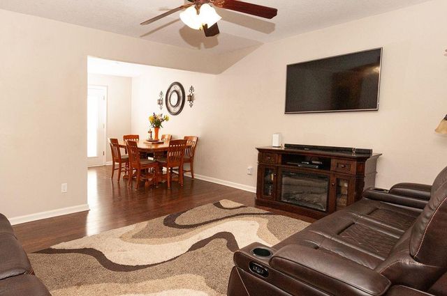 1704 Beverly Circle, Harrisonville, MO 64701