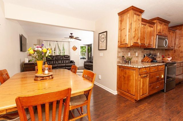 1704 Beverly Circle, Harrisonville, MO 64701