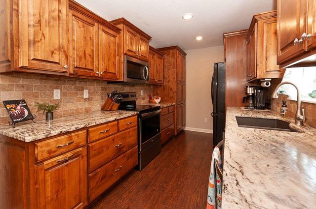 1704 Beverly Circle, Harrisonville, MO 64701