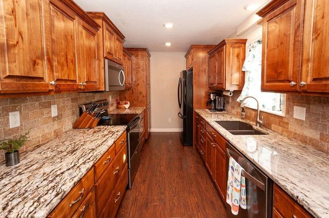 1704 Beverly Circle, Harrisonville, MO 64701