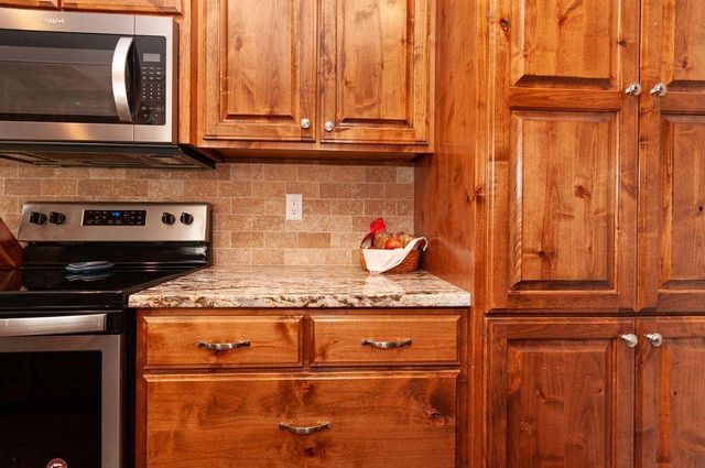 1704 Beverly Circle, Harrisonville, MO 64701