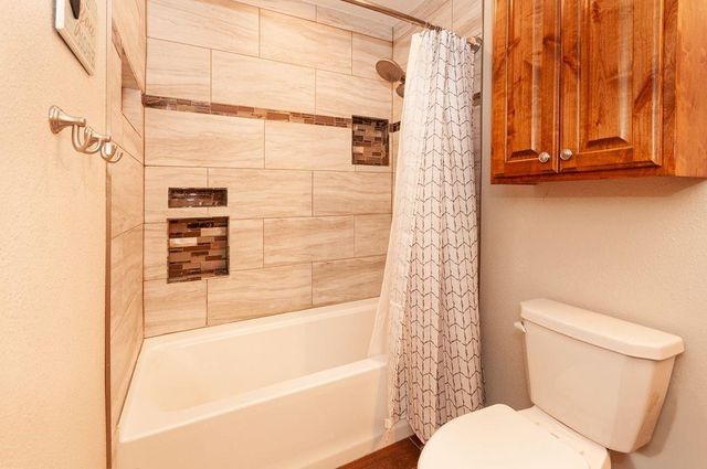 1704 Beverly Circle, Harrisonville, MO 64701