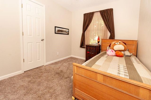 1704 Beverly Circle, Harrisonville, MO 64701