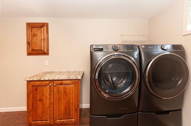 1704 Beverly Circle, Harrisonville, MO 64701