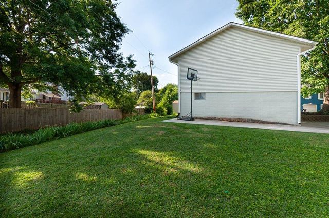 1704 Beverly Circle, Harrisonville, MO 64701