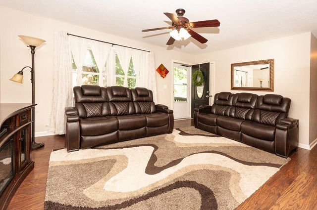 1704 Beverly Circle, Harrisonville, MO 64701