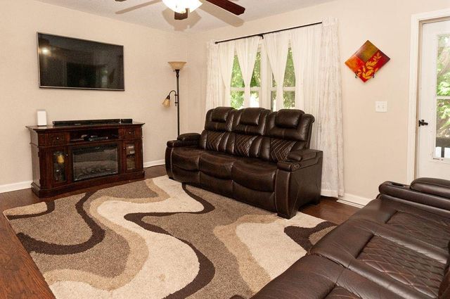1704 Beverly Circle, Harrisonville, MO 64701