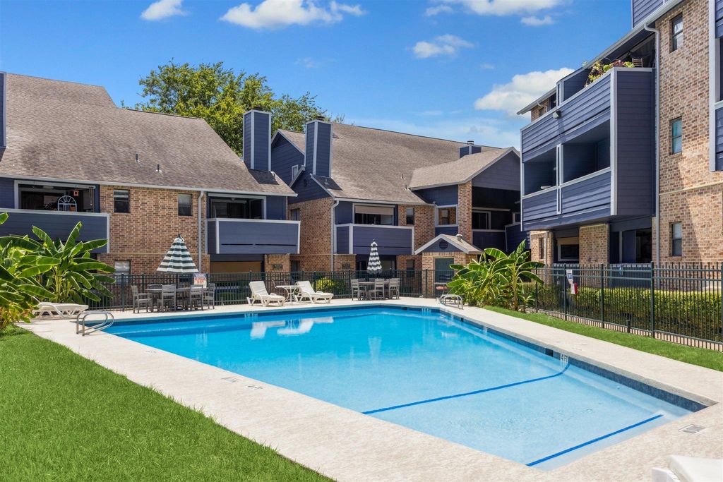 2500 Burleson RD 200, Austin, TX 78741