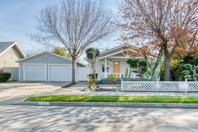 1324 Union Street, Kingsburg, CA 93631