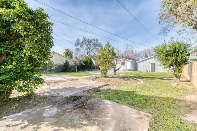 1324 Union Street, Kingsburg, CA 93631