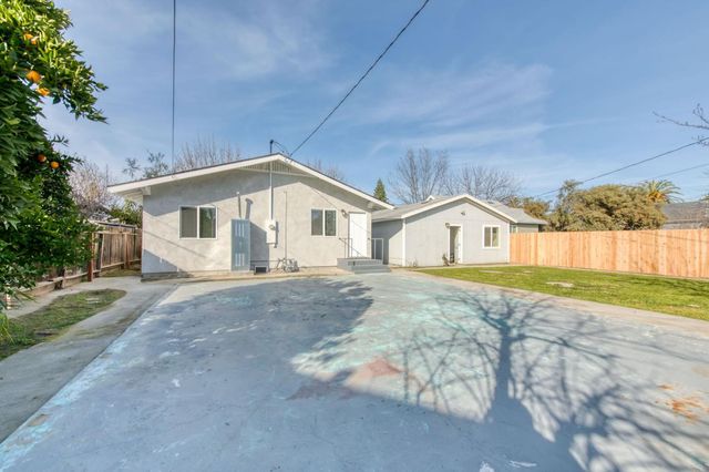 1324 Union Street, Kingsburg, CA 93631