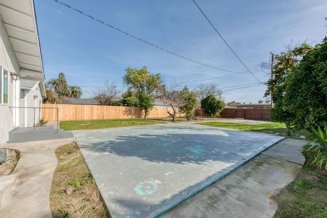 1324 Union Street, Kingsburg, CA 93631