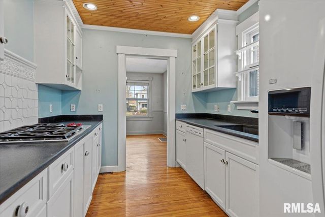 1740 S Lowell Avenue, Springfield, IL 62704