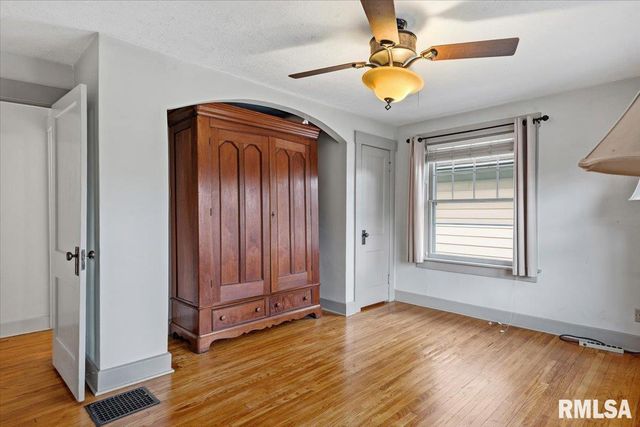 1740 S Lowell Avenue, Springfield, IL 62704