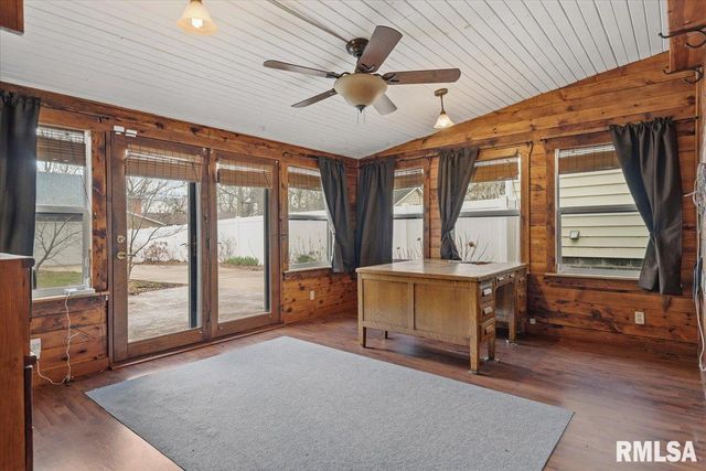 1740 S Lowell Avenue, Springfield, IL 62704