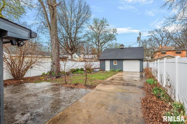 1740 S Lowell Avenue, Springfield, IL 62704