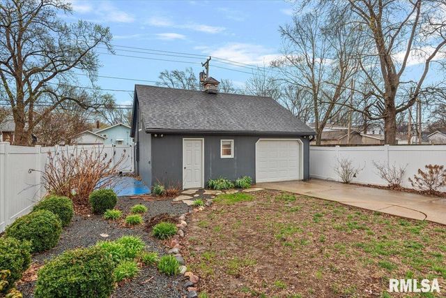 1740 S Lowell Avenue, Springfield, IL 62704