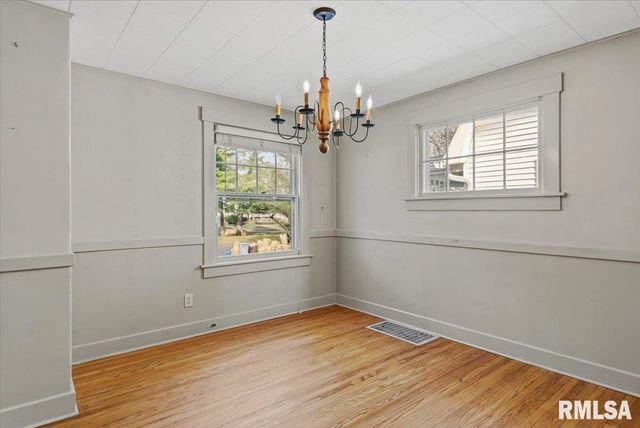 1740 S Lowell Avenue, Springfield, IL 62704