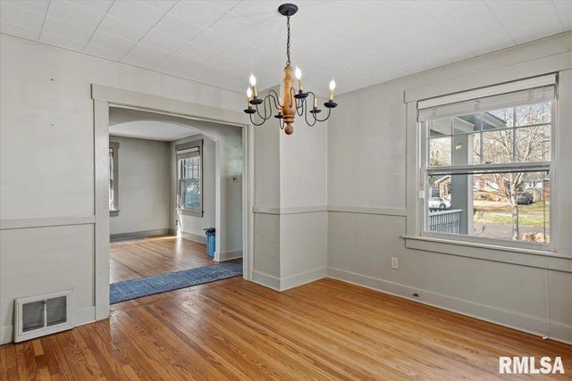 1740 S Lowell Avenue, Springfield, IL 62704