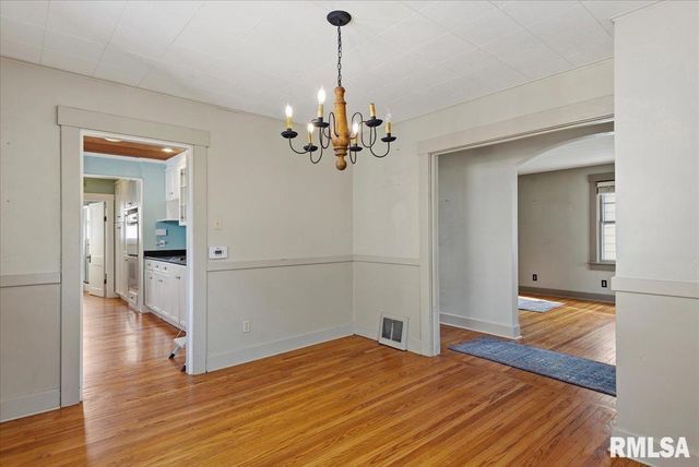 1740 S Lowell Avenue, Springfield, IL 62704