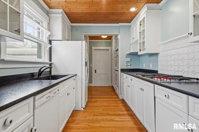 1740 S Lowell Avenue, Springfield, IL 62704