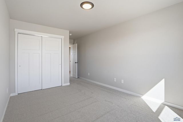 251 N VALLEY DR, Rapid City, SD 57703