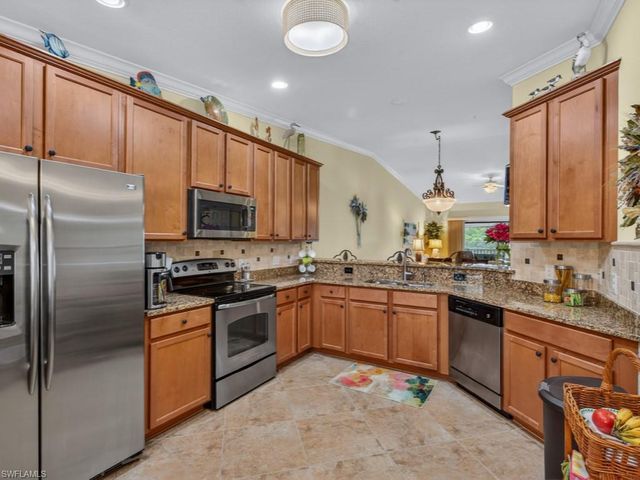 9844 Venezia CIR E 726, Naples, FL 34113